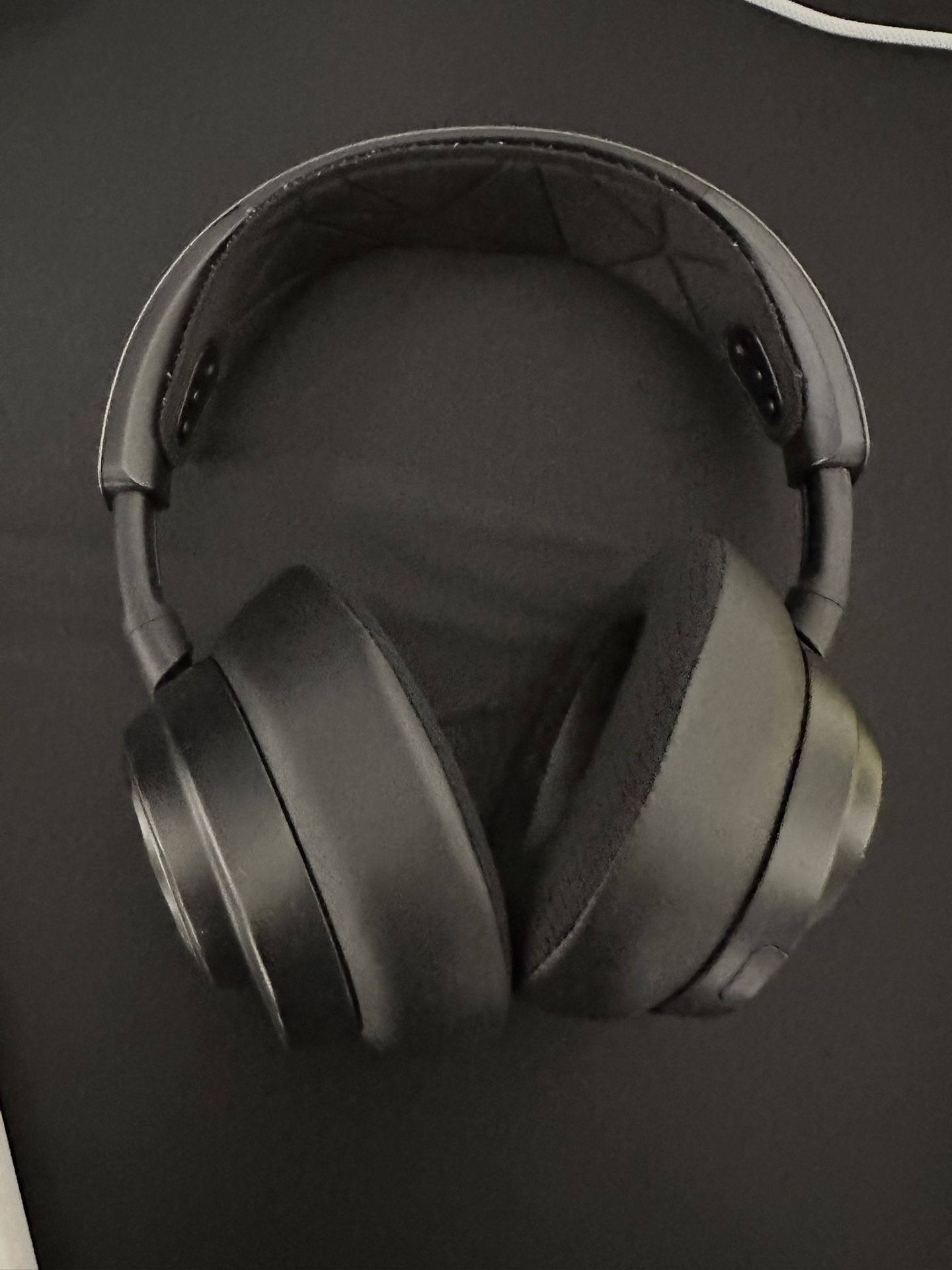 SteelSeries Arctis Nova Pro Wireless Multi-System Gaming Headset