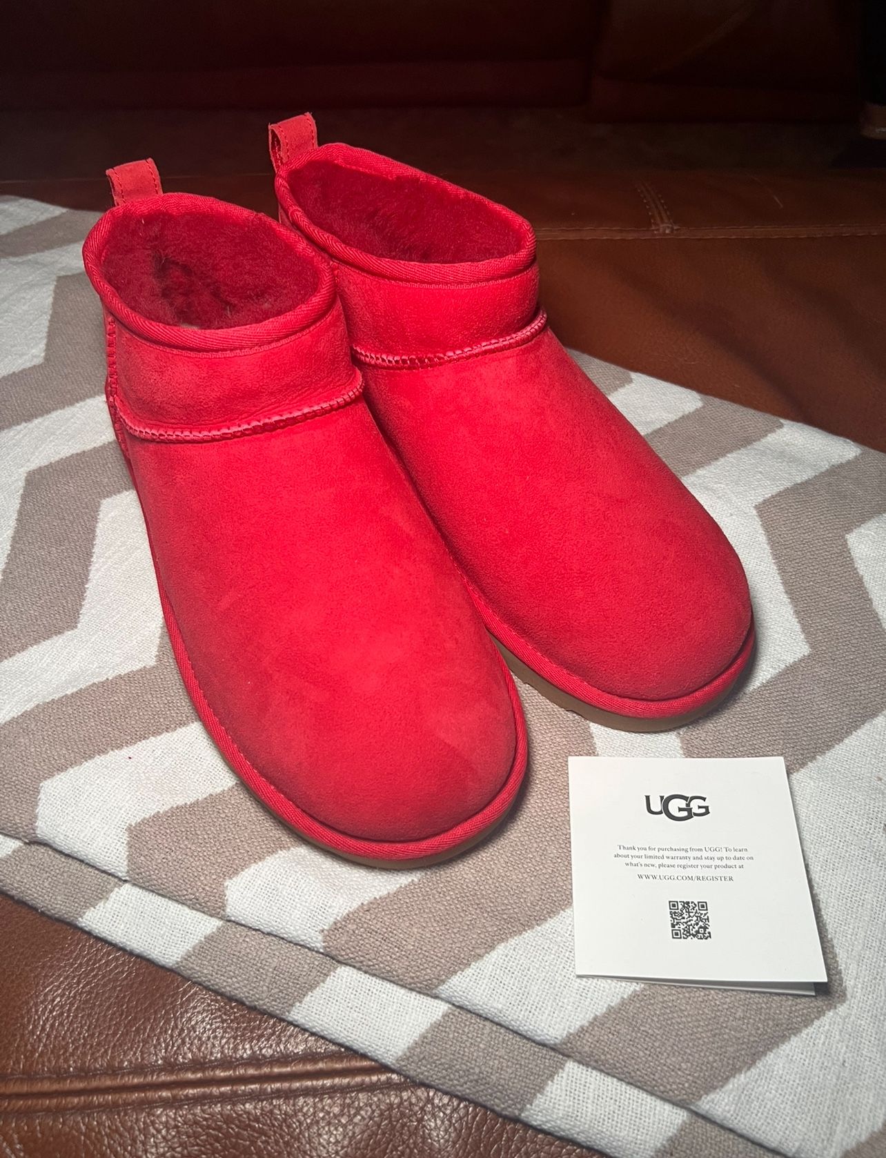 UGG BOOTS (MINI)