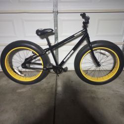 Mongoose 26 Inch Fat Tire Bike. New Inner Tubes New Grips Ready To