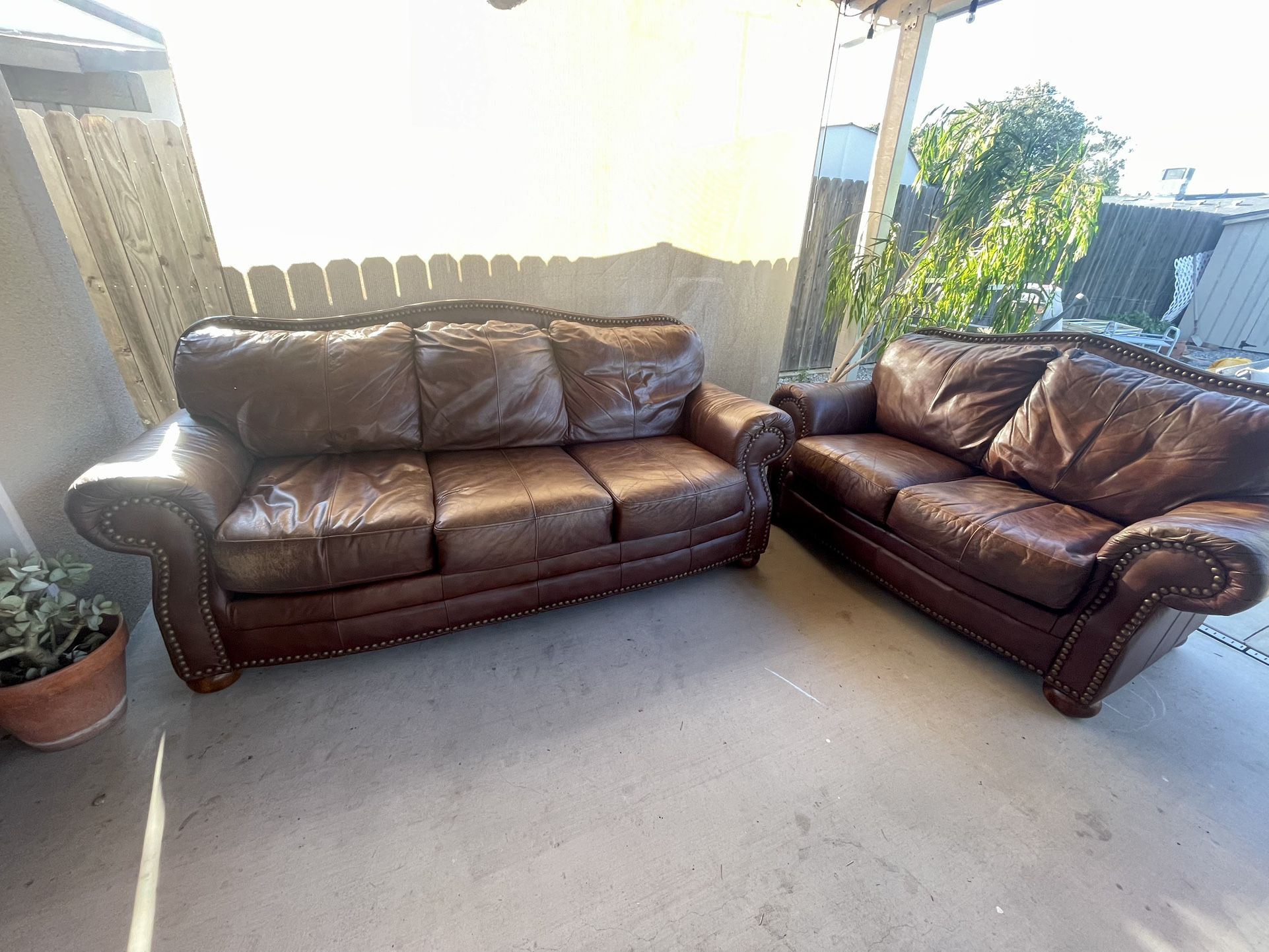 Brown Leather Couch And Loveseat Set 