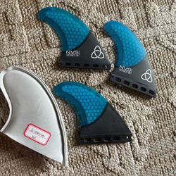 Brand new NVS series 3 thruster surfboard surf fins size medium