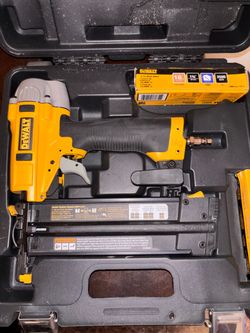 DeWalt 18GA Brad Nailer with Case