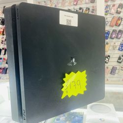 PS4 Slim 