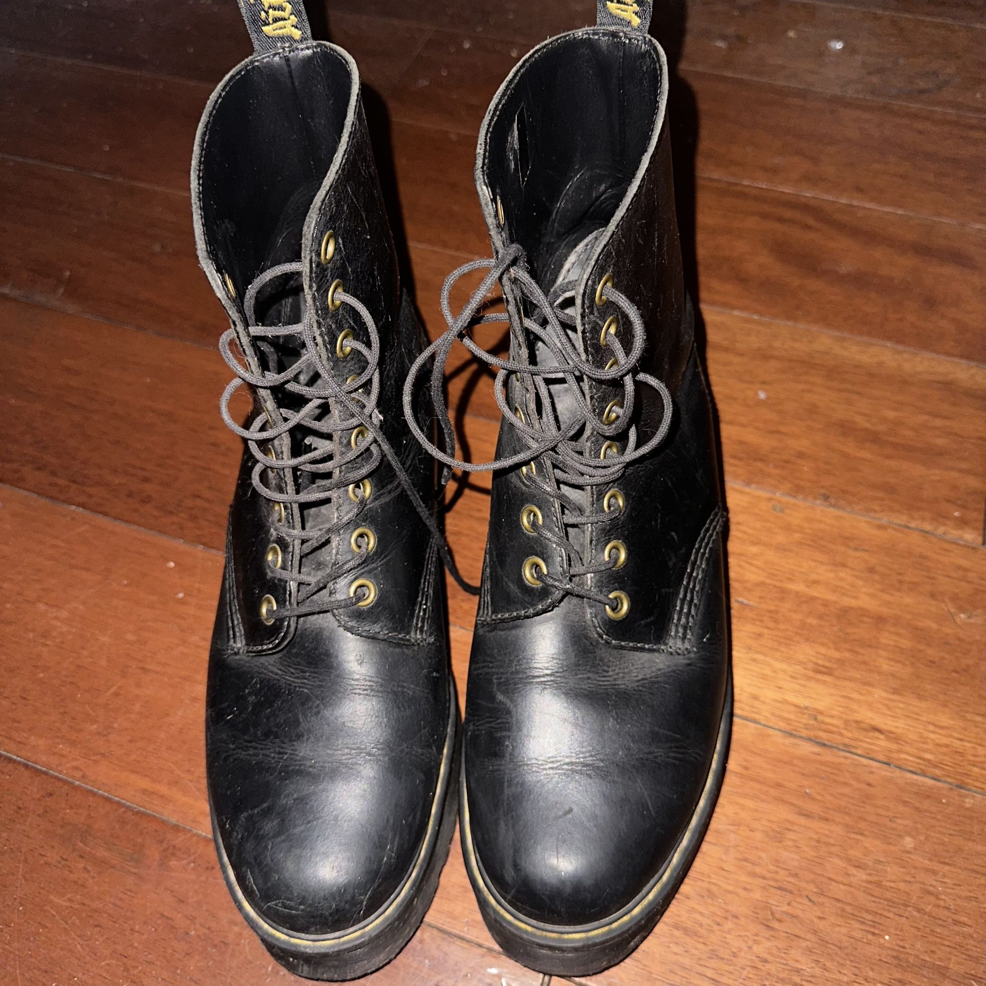 Martens SHRIVER HI WOMEN'S WYOMING LEATHER HEELED BOOTS