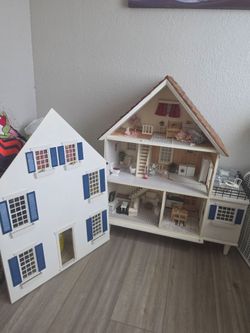 Handmade doll house - porcelain dolls