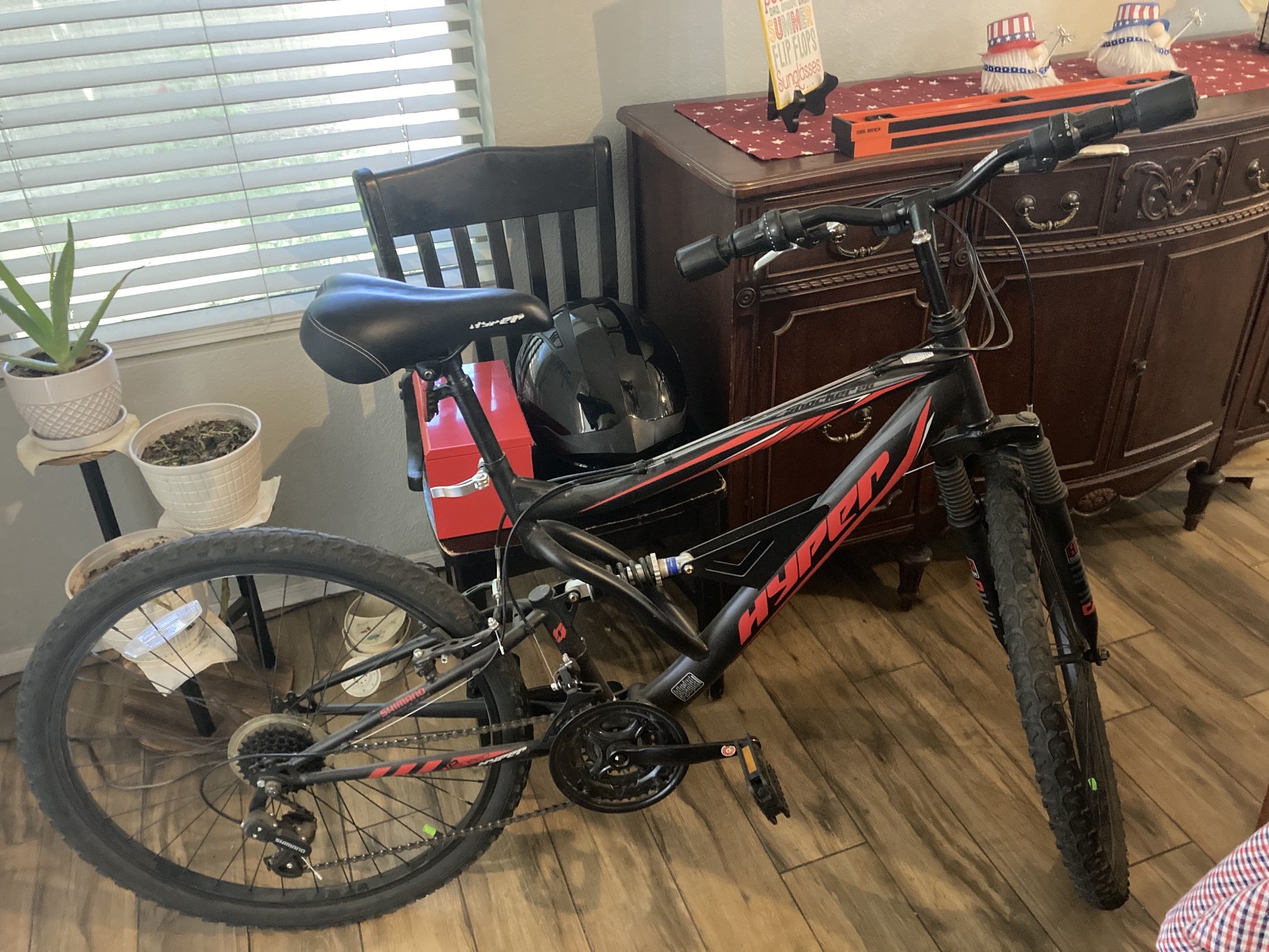 Hyper Mountain Bike