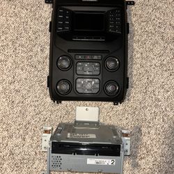  2013 Ford F150 Radio CD Player Receiver Stereo AM/FM  Radio Face Panel And Monitor