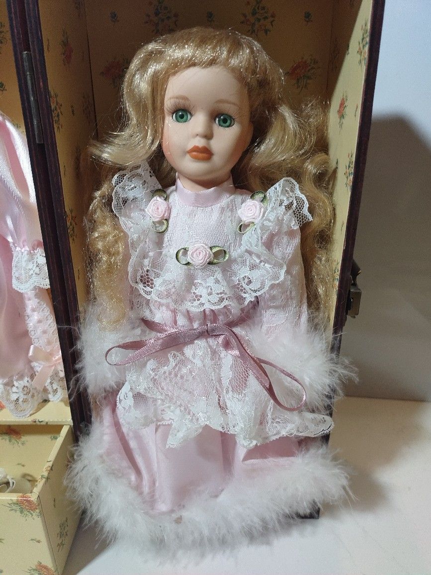 Cracker Barrel Doll With Case $35 Pick Up Only