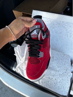 Jordan 4s