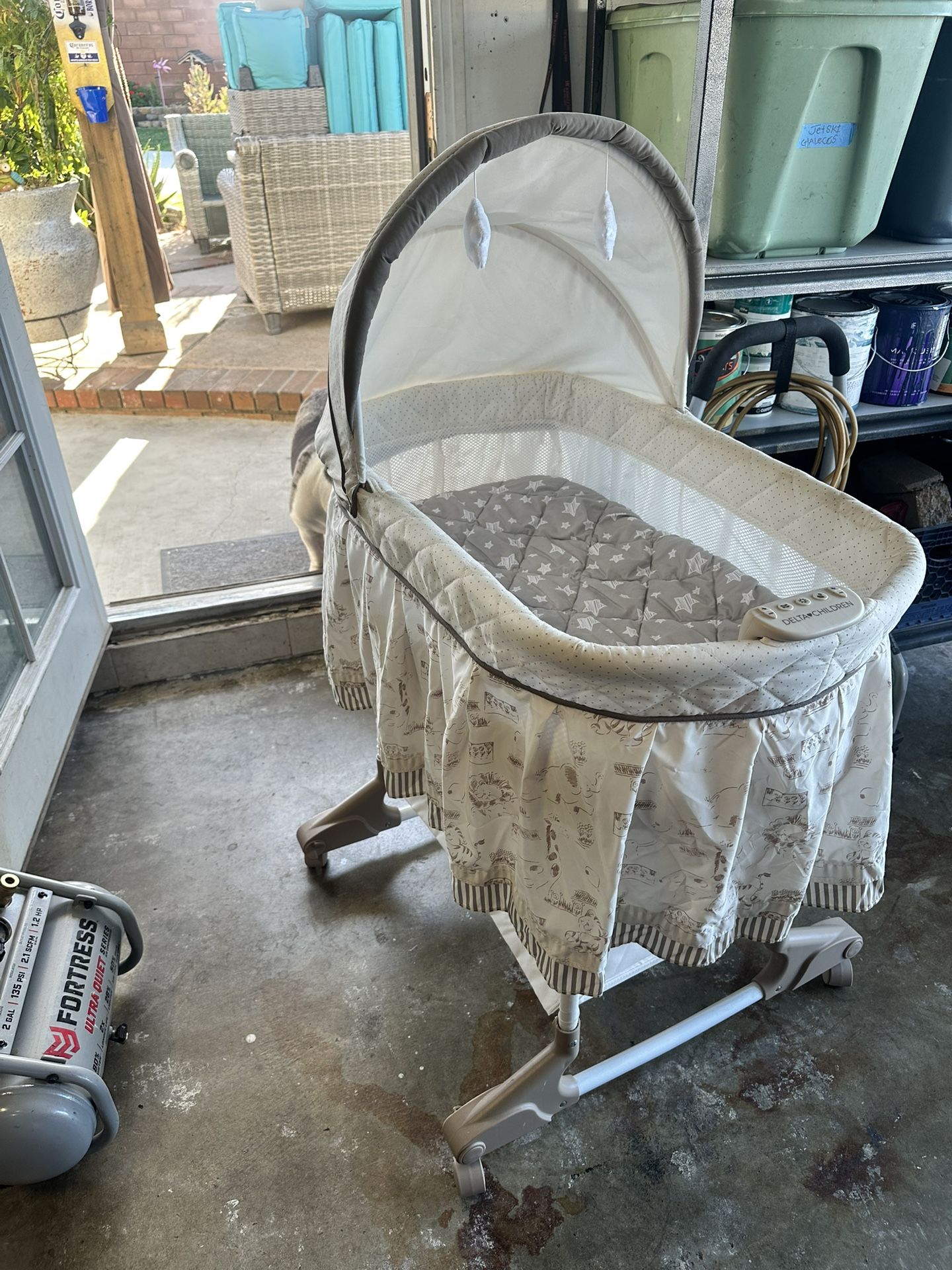 Delta Children Bassinet