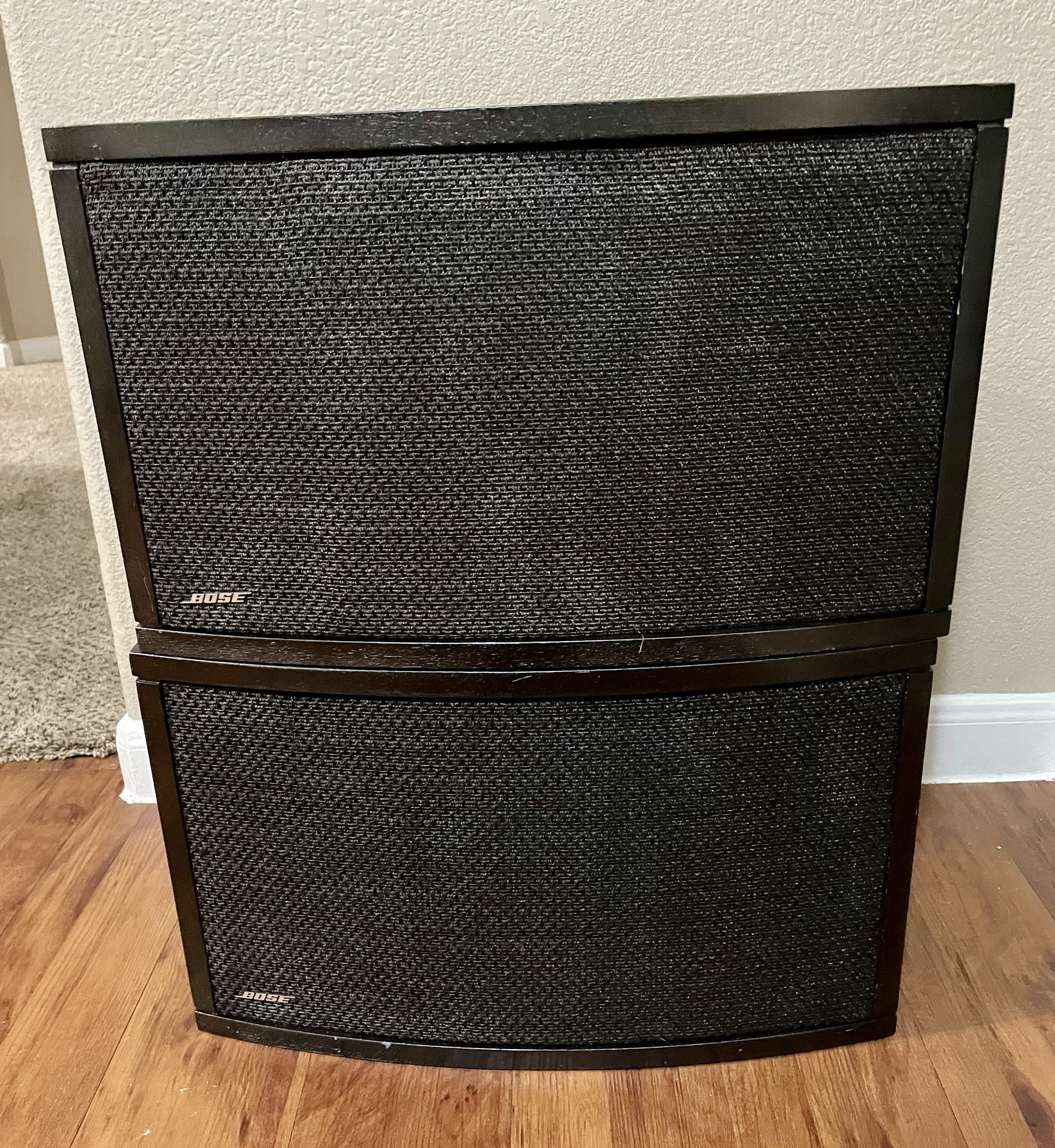 Bose 901 Series III Speakers - Refoamed - Very good condition 