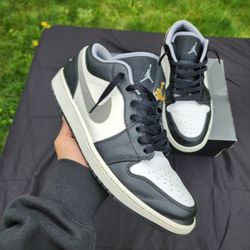 Jordan 1 Low Black Medium Grey SIZE 13