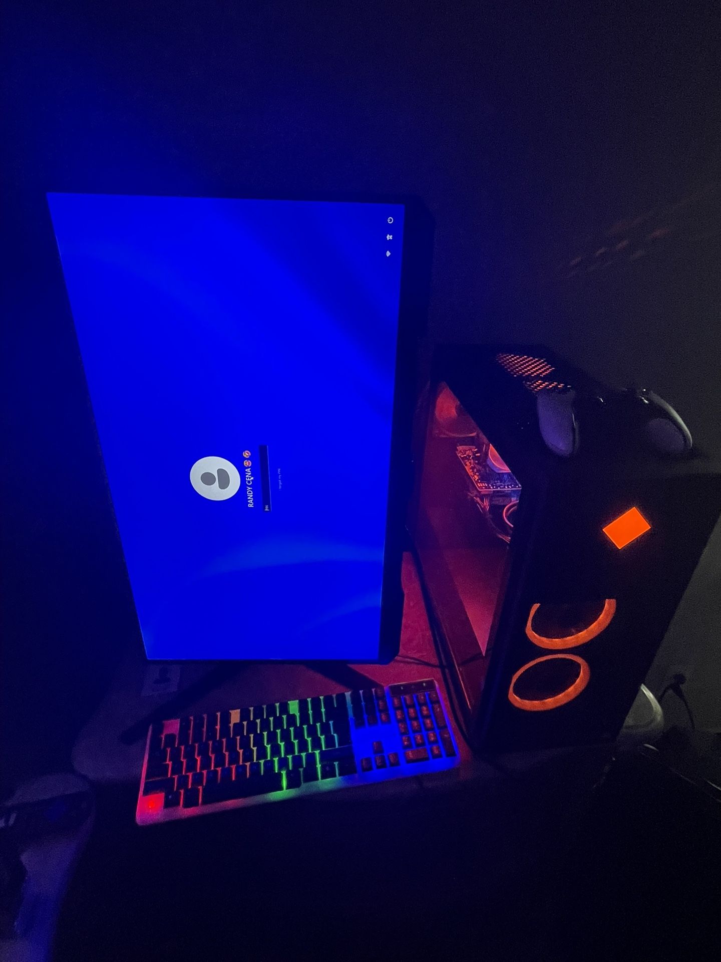 HP OMEN - 40L Gaming Desktop - AMD Ryzen 5 7600 - 16GB DDR5 Memory - NVIDIA GeForce RTX 4060 - 1TB S