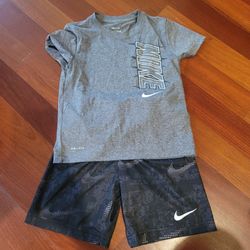 Boys Nike Short Set Size 7