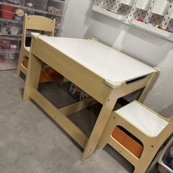 Kid desk and two chair