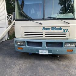 1991. Four Winds Motor Home
