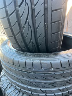 Tengo estas 2 llantas SUMITOMO 225/40R18