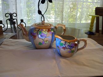 Teapot and creamer