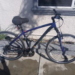 Specialized 700c Crosstrail Sport Hybrid Bike 