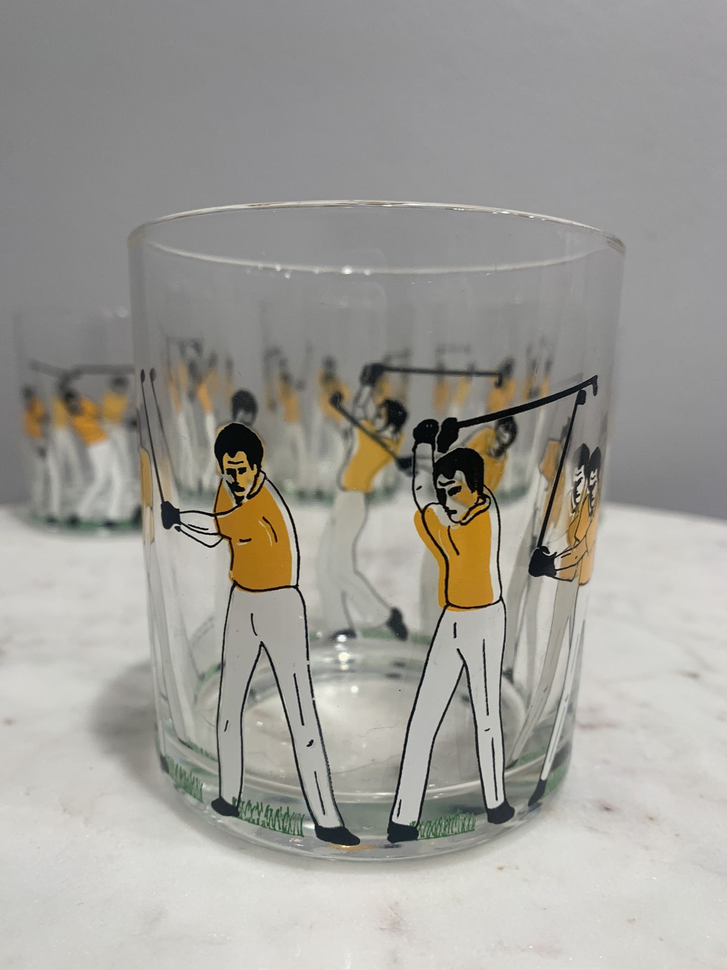 Vintage 1987 Artmark Chicago Swinging Golfer Bar Glasses 