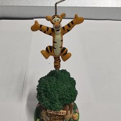 Multicolor 7" Polystone Disney Tigger Cat Figurine Paper Clip