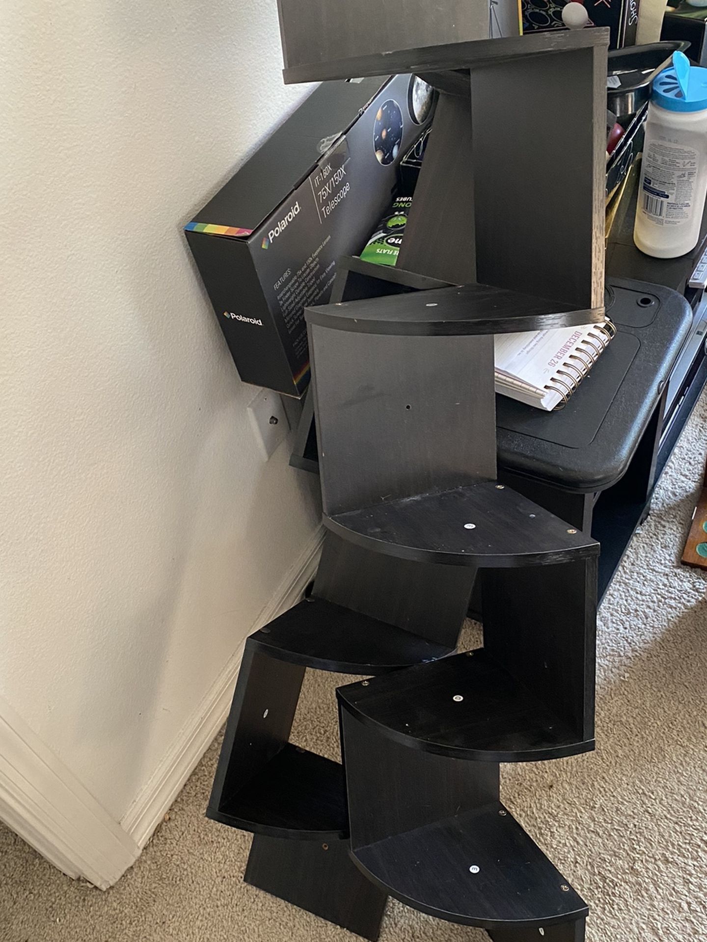 2 Corner Floating Shelves