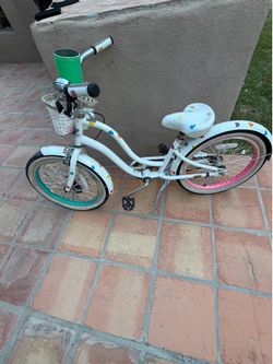 Girls bike with free helmet