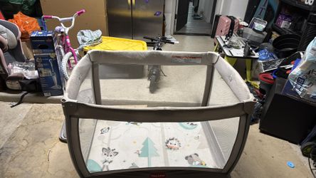 Used baby crib with all accessories