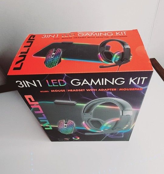 LVLUP 3 Piece Light Up Pro Gaming Kit- mouse/ headset/ mousepad