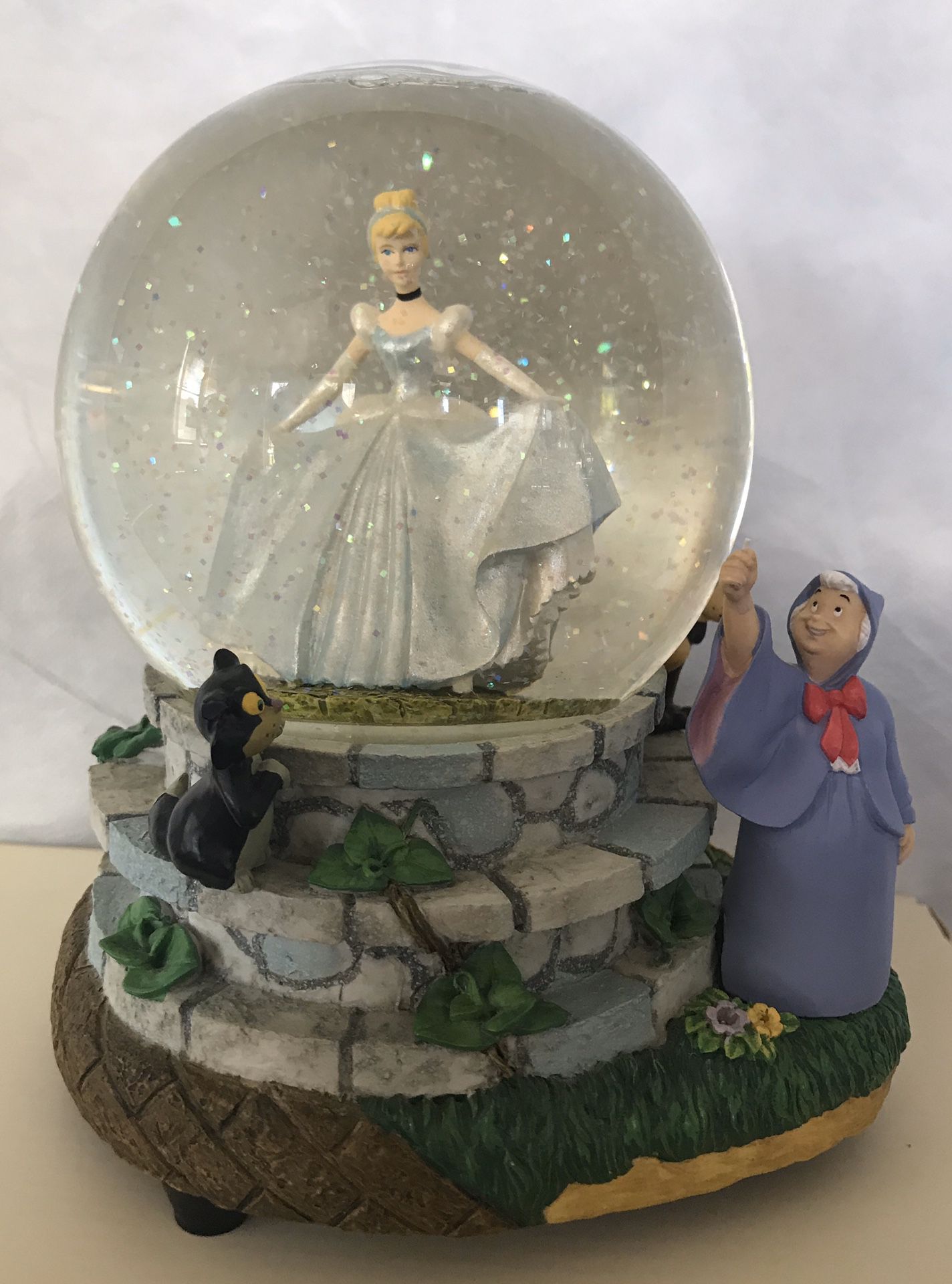 Disney Cinderella Snow Globe Musical