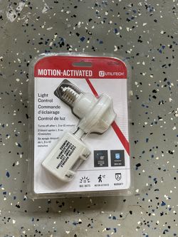 Motion detector - light socket