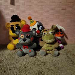 Five Nights At Freddy's Plushies! (HOLD FOR HUMAM)