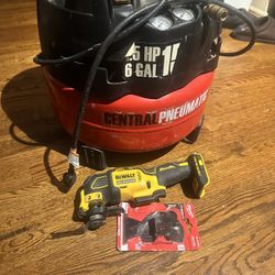 Dewalt oscillating multi tool (tool only ) new in box taken for photo only never used