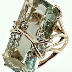 Stunning Glod Plated Cocktail Ring with Large Square Zircon - Perfect for Daily Outfits and Parties