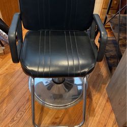 Hairstylist Swivel Chair 