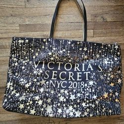 NEW VICTORIA'S SECRET NYC 2018 BLACK &  GOLD MULTIPLE STAR PRINTS CANVAS TOTE BAG 