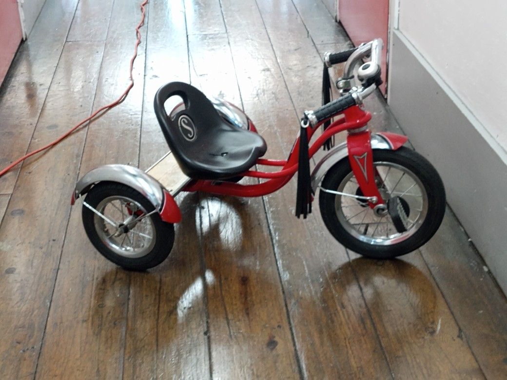 Schwinn Roadster Tricycle 