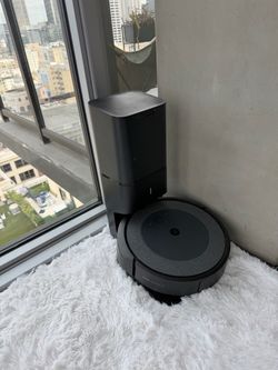 iRobot Roomba i3 Robot Vacuum with Auto-Empty Base