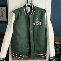 Milwaukee bucks Bomber Jacket Size Y - Large 14/16