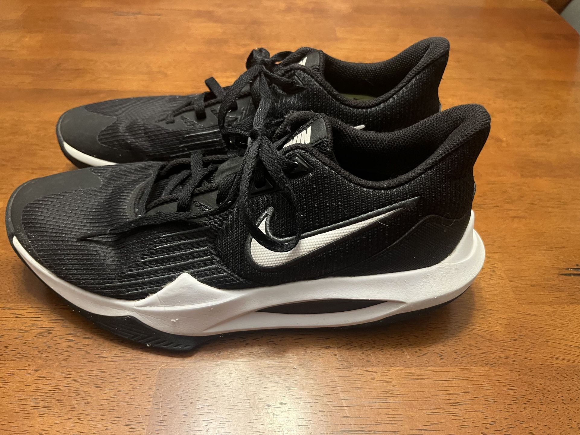 Mens Nike Athletic Shoes Size 8.5