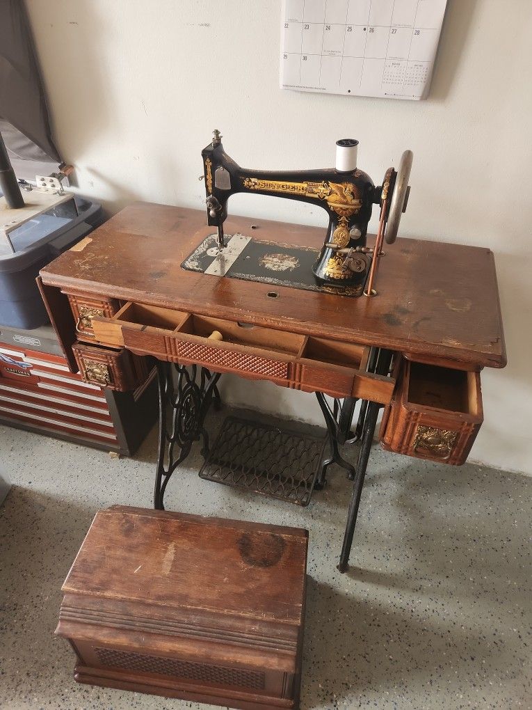 Singer Sphinx Sewing Machine
