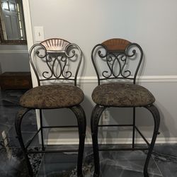 Set of 2 Decorative Counter/Bar Chairs with Padded Seats