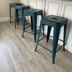 Metal Bar Stools Set of 4 Counter Height Bar Stools 24 Inches Industrial Bar Chairs Patio Stool Stackable Backless Stool Indoor Outdoor Metal Kitchen 