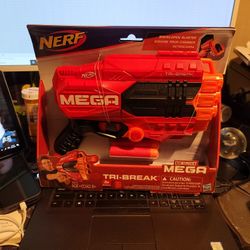 Nerf  Mega Tri Break Gun New In Box