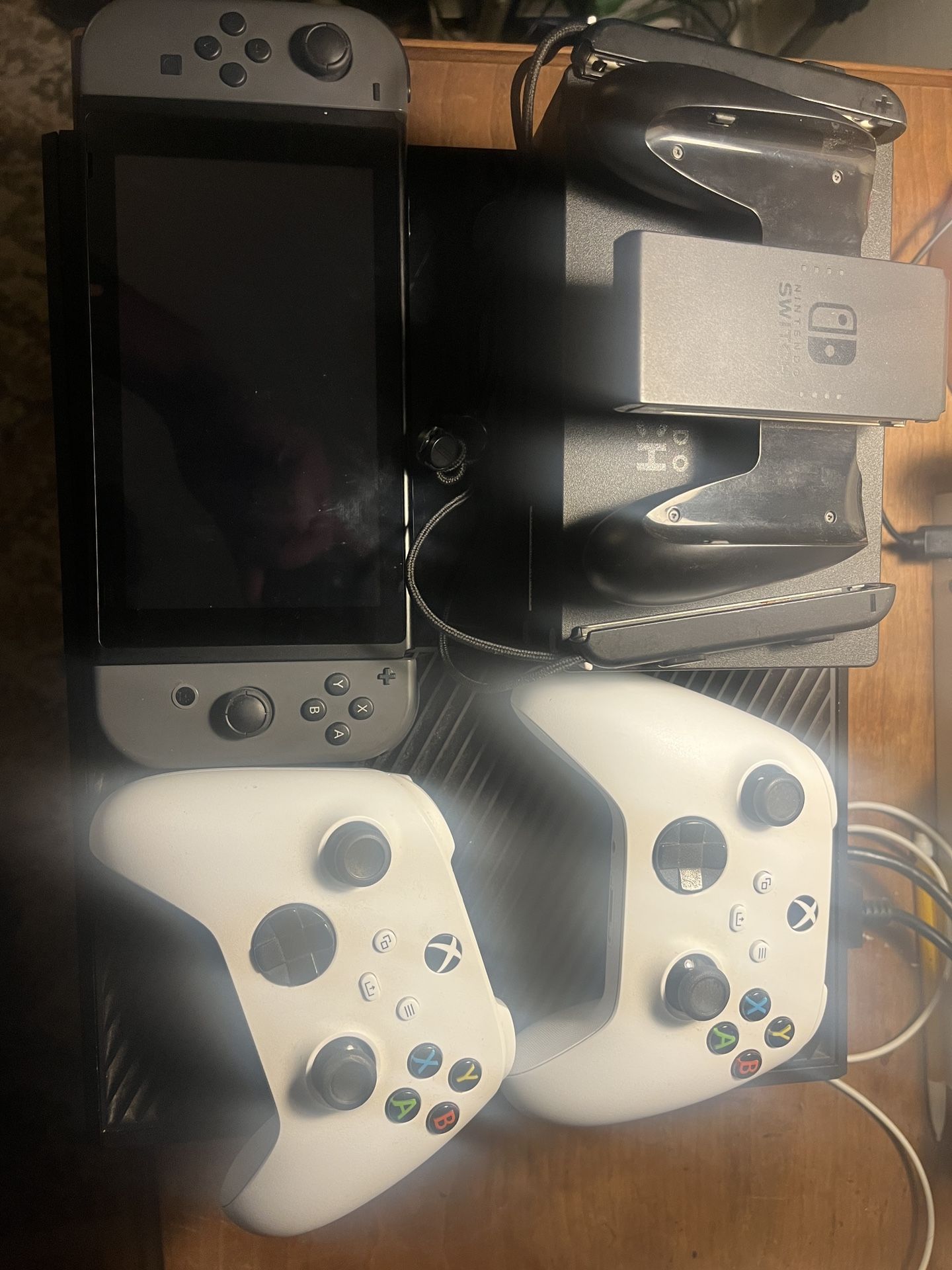 Xbox 1 (1Tb External Hard drive)+ Nintendo Switch