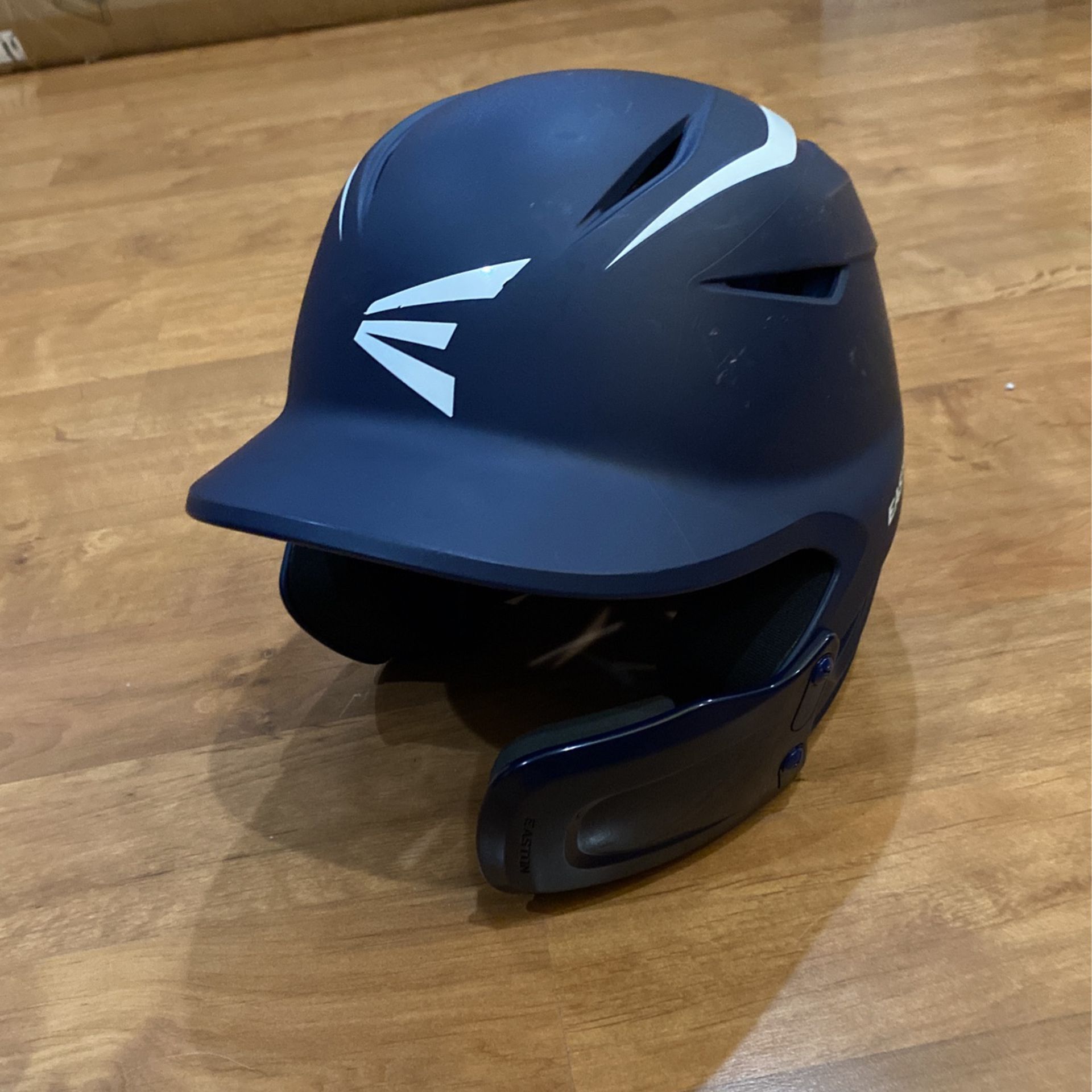 Blue Helmet: Easton Elite X Jr Baseball/Softball Batting Helmet Blue/white 6 1/2- 7 1/8