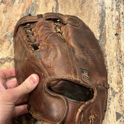Vintage Macgregor G151 “A Trapper Model” Baseball Glove.