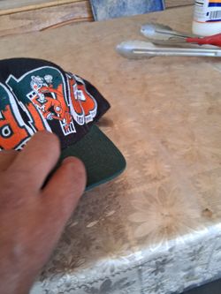 Vintage collegiate  Miami hurr8canes snap back v 90's
