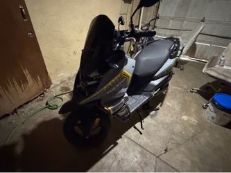 Fly wing tank scoter