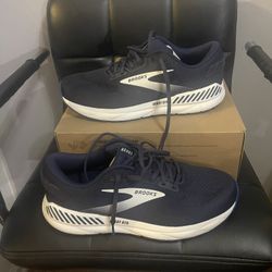 Brooks Beast 24/ Size 10.5 Men’s $85